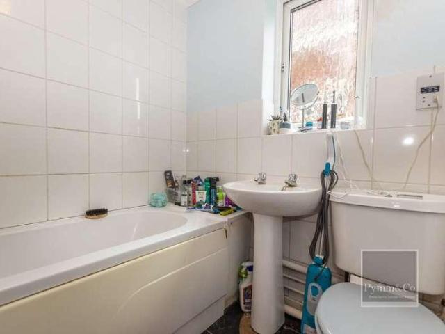 2 bed flat for sale