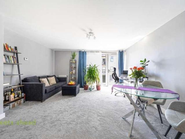 1 bed flat for sale