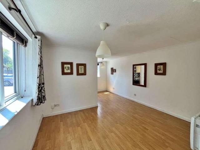 1 bed flat for sale