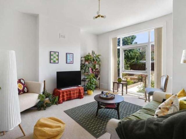 1 bed flat for sale