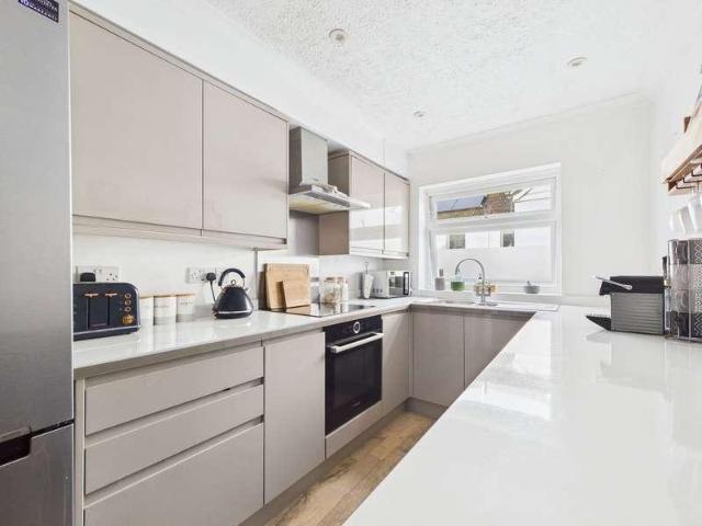 1 bed flat for sale