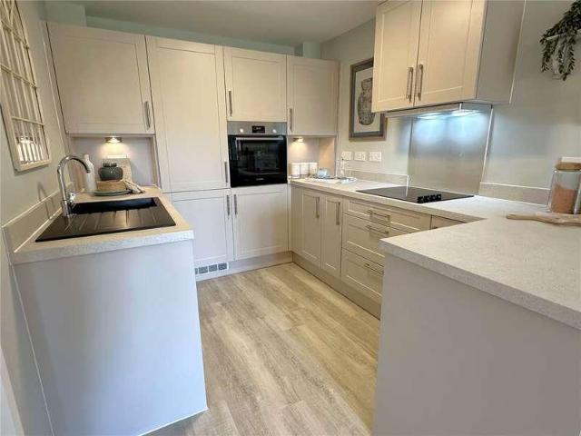 1 bed flat for sale