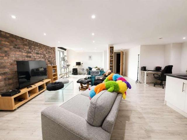 1 bed flat for sale