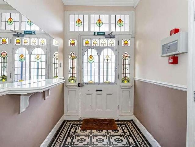 1 bed flat for sale