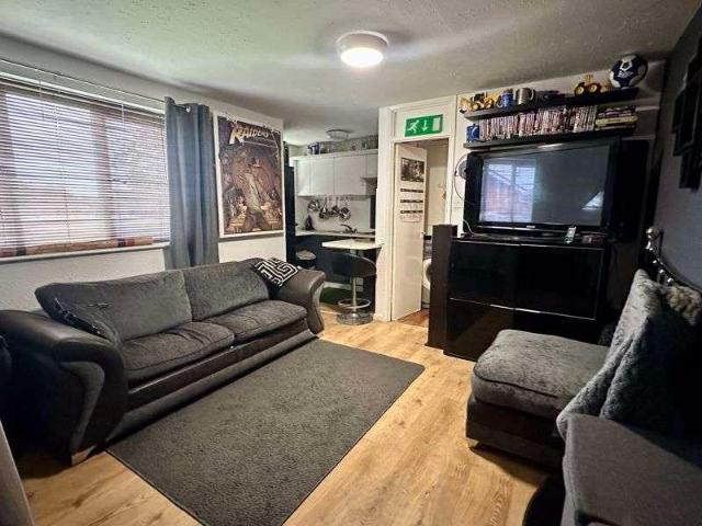 1 bed flat for sale