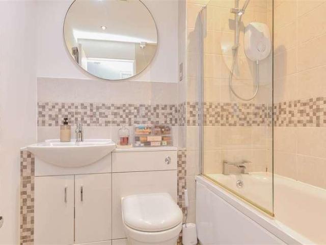 1 bed flat for sale