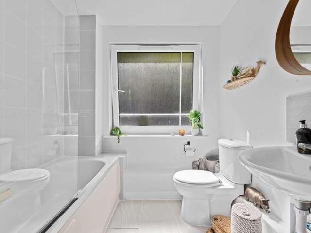 1 bed flat for sale