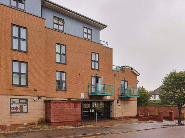 1 bed flat for sale