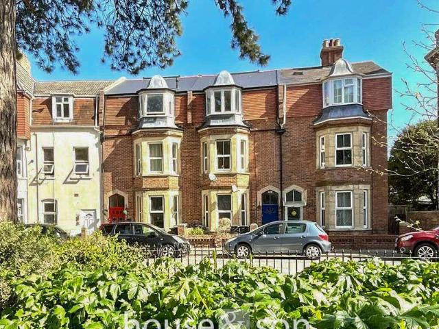 1 bed flat for sale