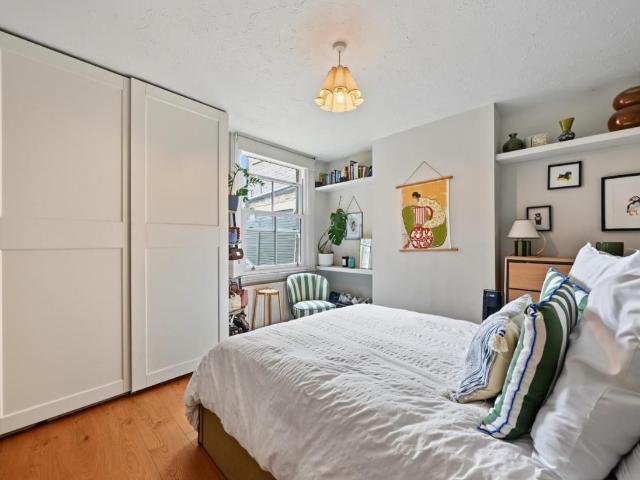 1 bed flat for sale