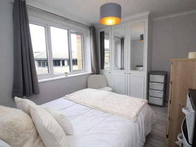 1 bed flat for sale