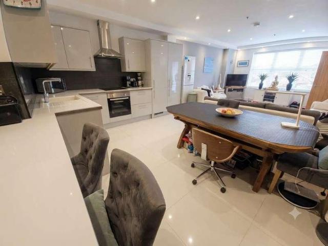 1 bed flat for sale