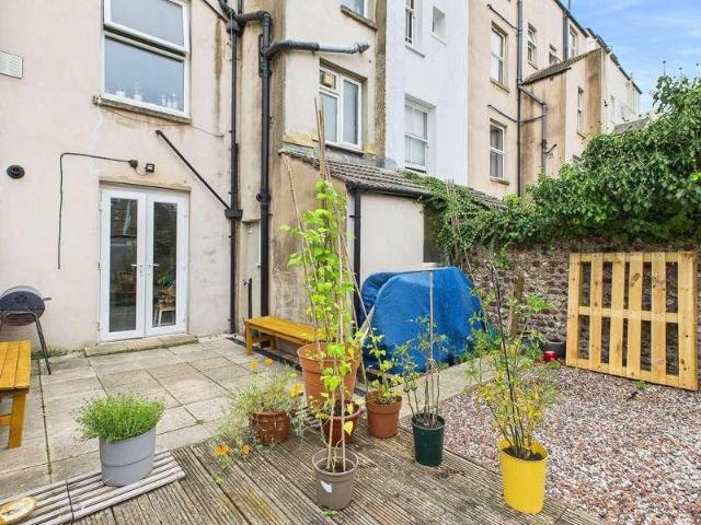1 bed flat for sale