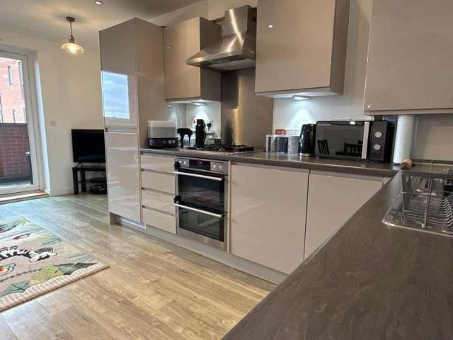 1 bed flat for sale