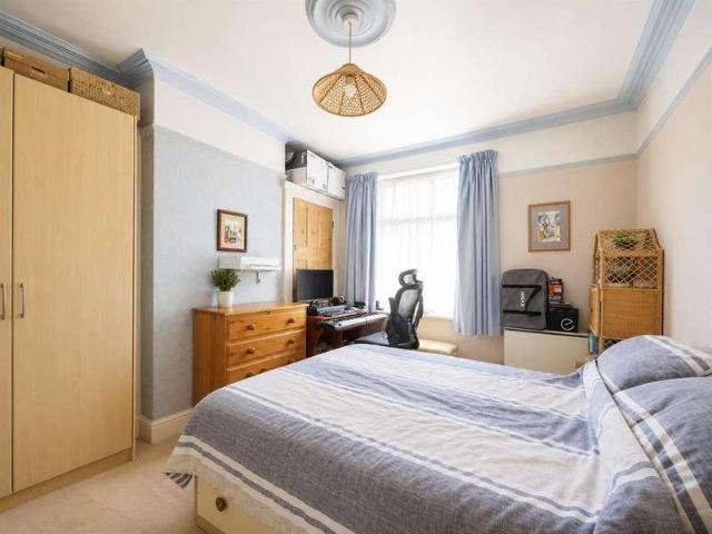 1 bed flat for sale