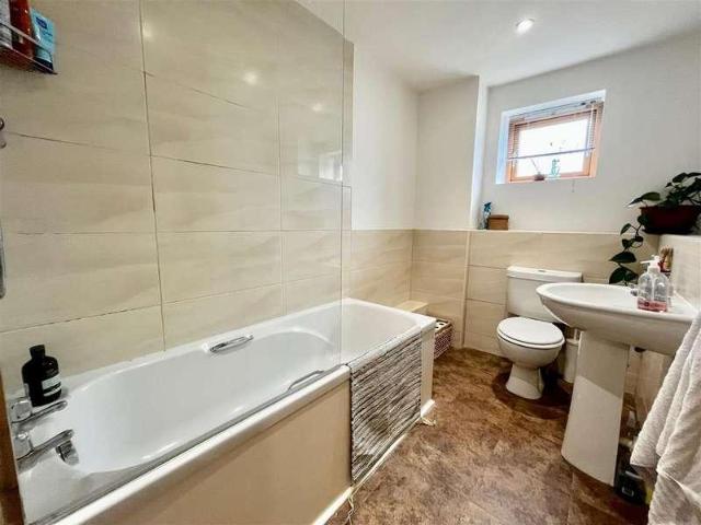 1 bed flat for sale