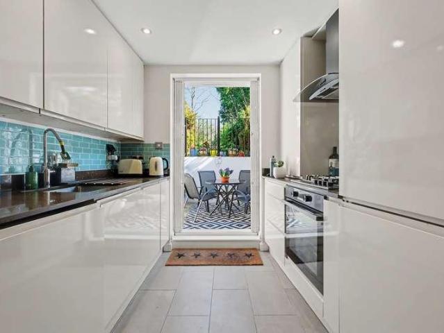 1 bed flat for sale