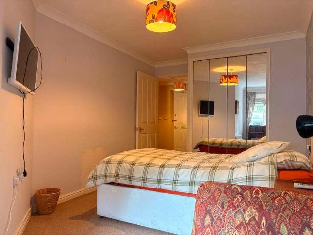1 bed flat for sale