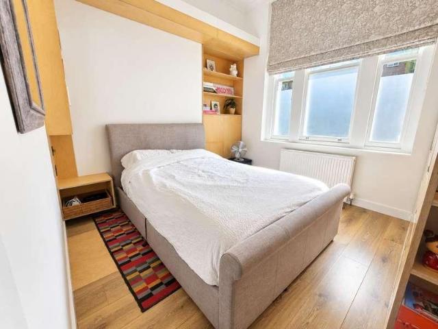 1 bed flat for sale