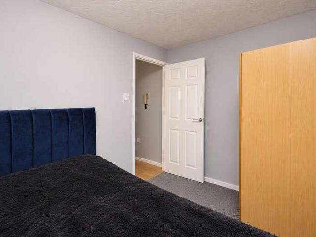 1 bed flat for sale