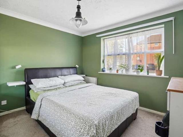 1 bed flat for sale