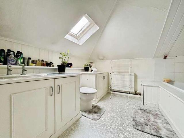 1 bed flat for sale