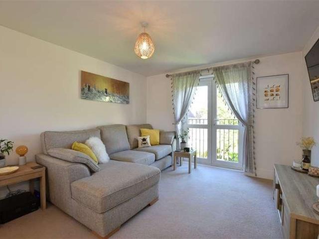 1 bed flat for sale