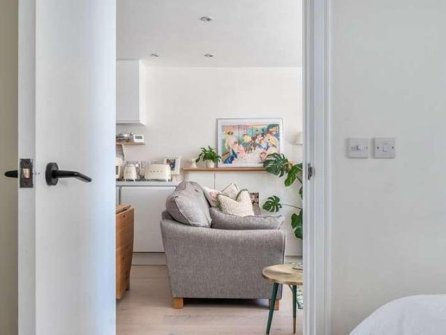 1 bed flat for sale