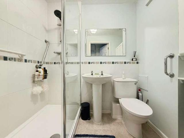 1 bed flat for sale