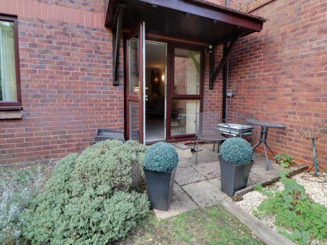 1 bed flat for sale