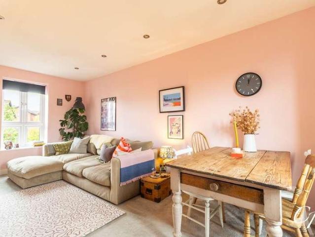 1 bed flat for sale