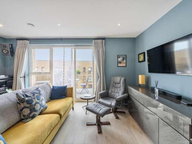 1 bed flat for sale