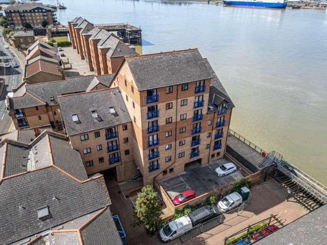 1 bed flat for sale