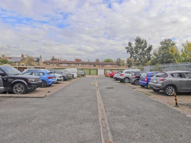 1 bed flat for sale