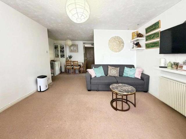 1 bed flat for sale