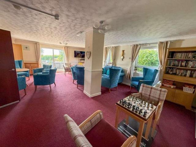 1 bed flat for sale