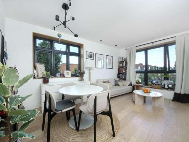 1 bed flat for sale