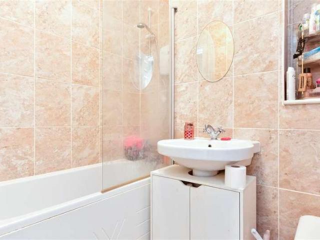 1 bed flat for sale