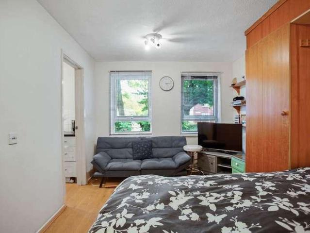 1 bed flat for sale