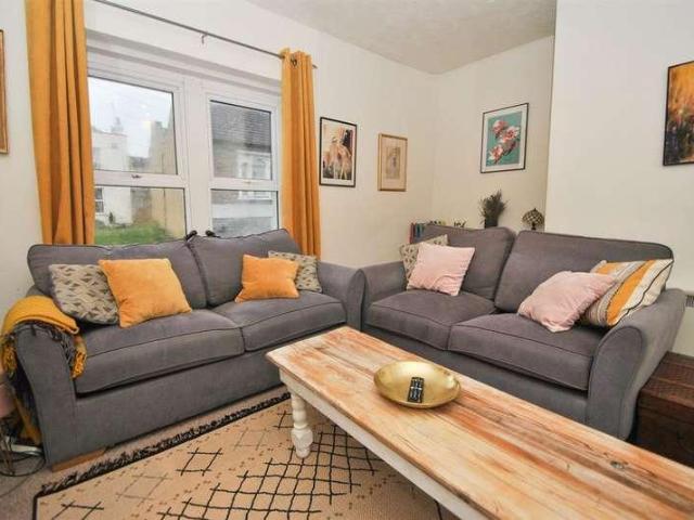 1 bed flat for sale