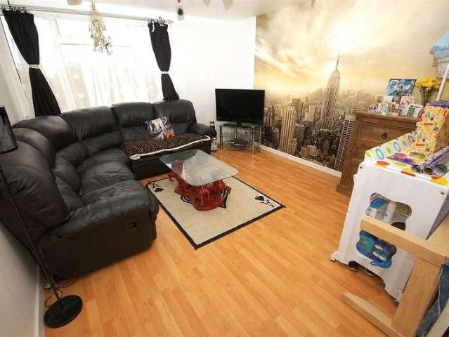 1 bed flat for sale