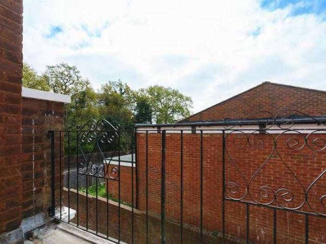 1 bed flat for sale