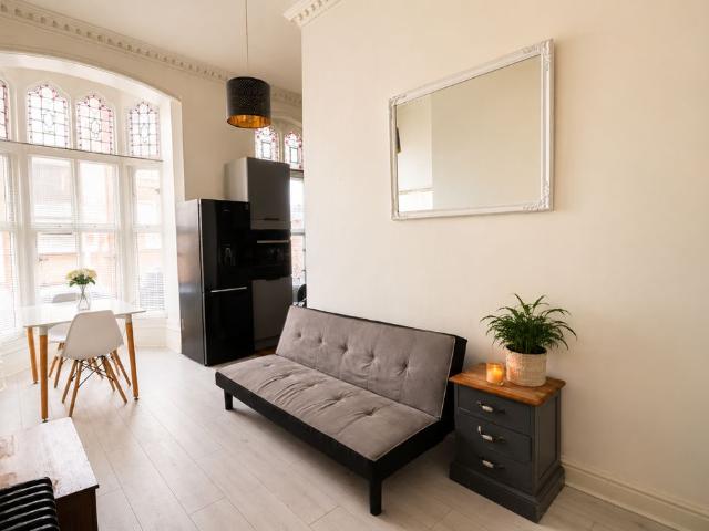 1 bed flat for sale