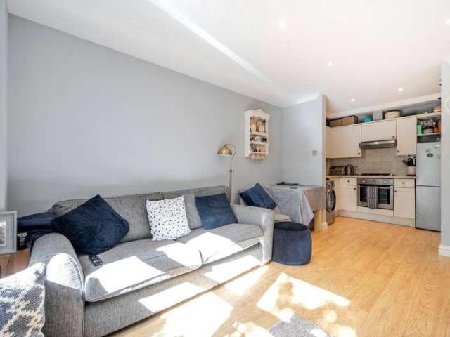 1 bed flat for sale