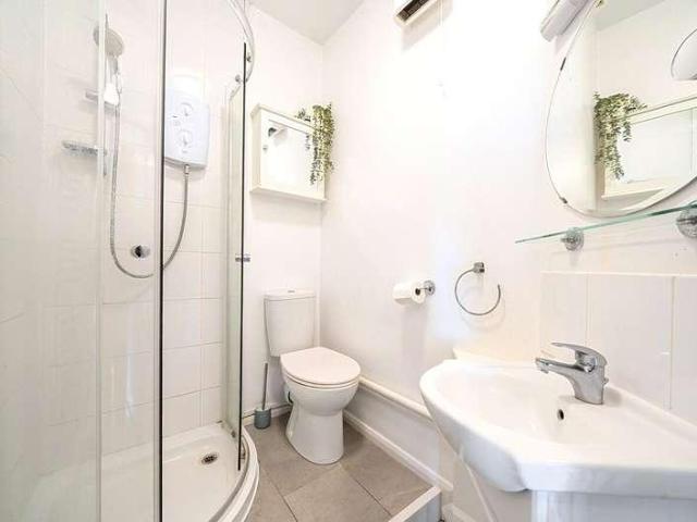 1 bed flat for sale