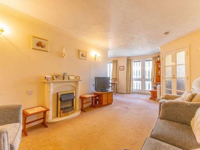 1 bed flat for sale