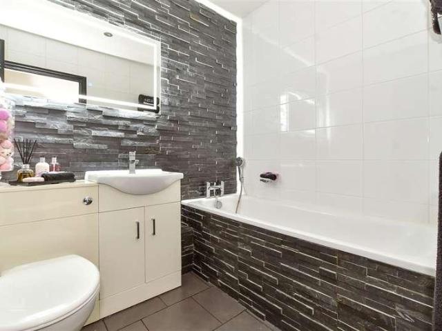 1 bed flat for sale