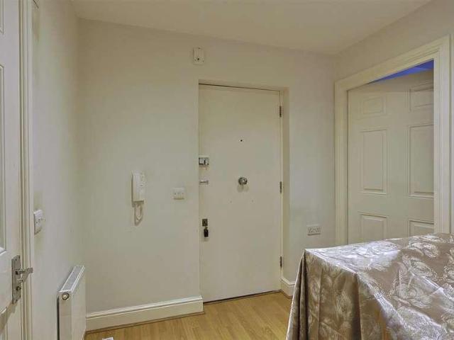1 bed flat for sale