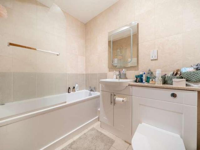 1 bed flat for sale