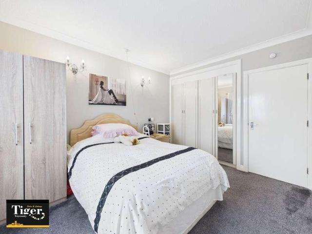 1 bed flat for sale